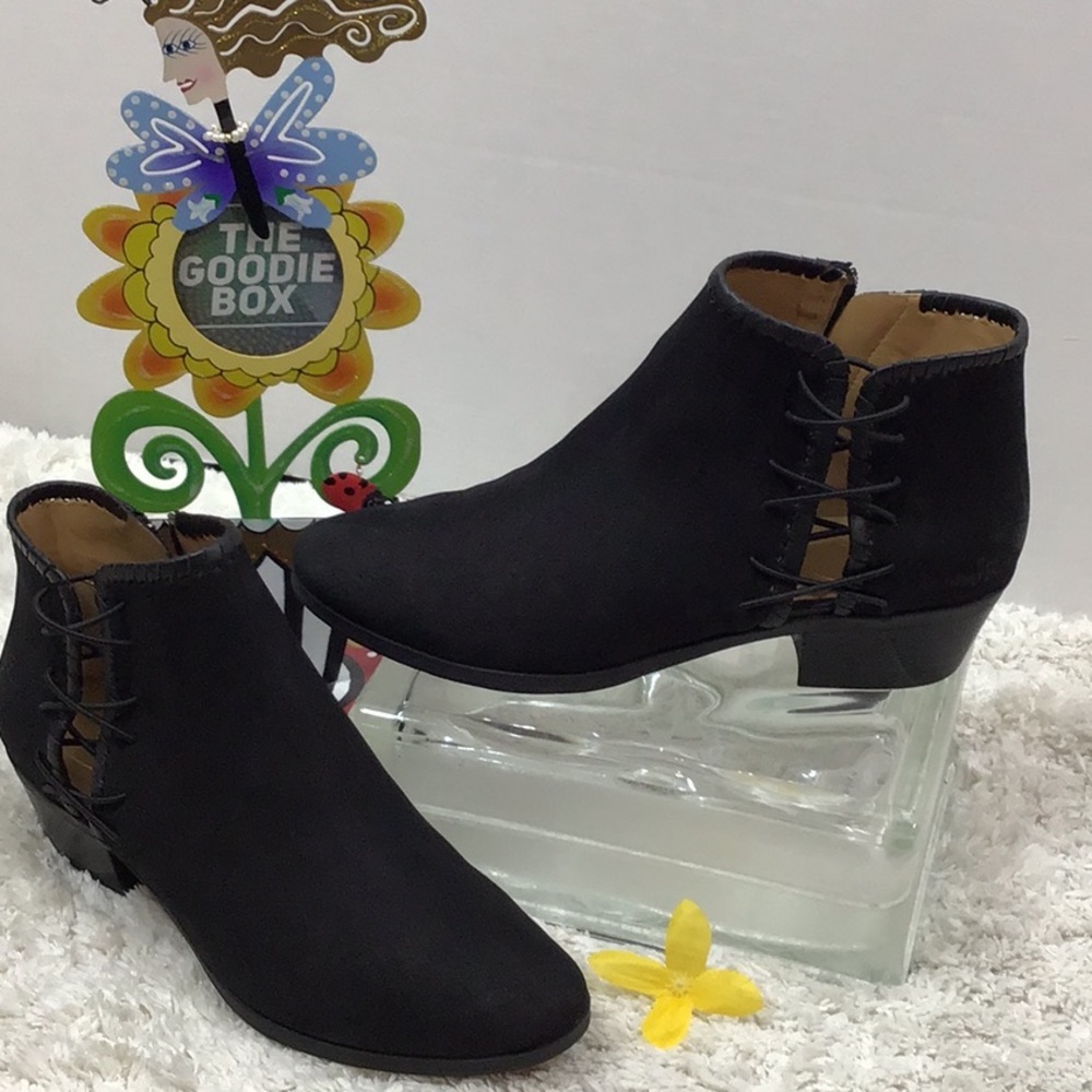 Jack Rogers Reagan black suede booties